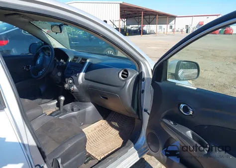 2013 Nissan Versa 1.6 Sv z USA, uszkodzony, nr VIN 3N1CN7AP0DL820481
